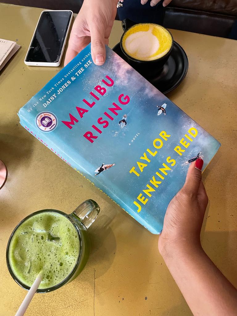 Entrega Scarlet a Mirtha